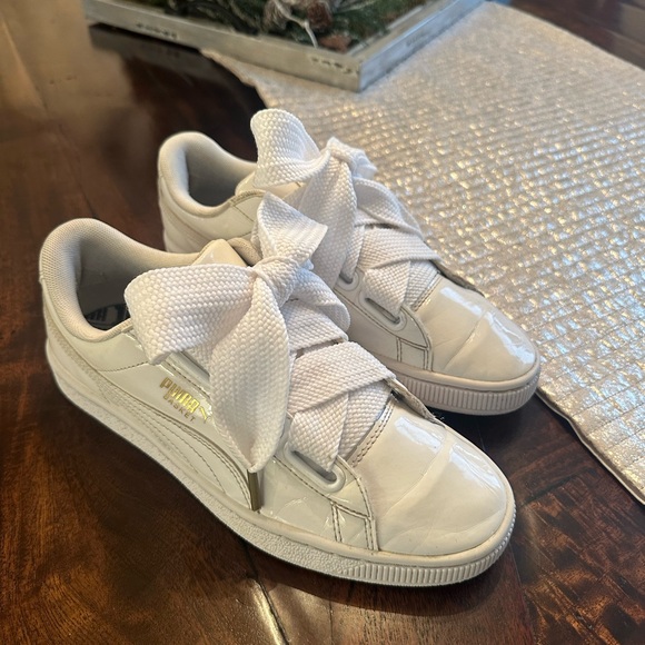 PUMA Basket Heart Patent Trainers - Picture 4 of 4